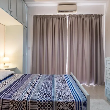 Central, Fifth Floor * Sliema